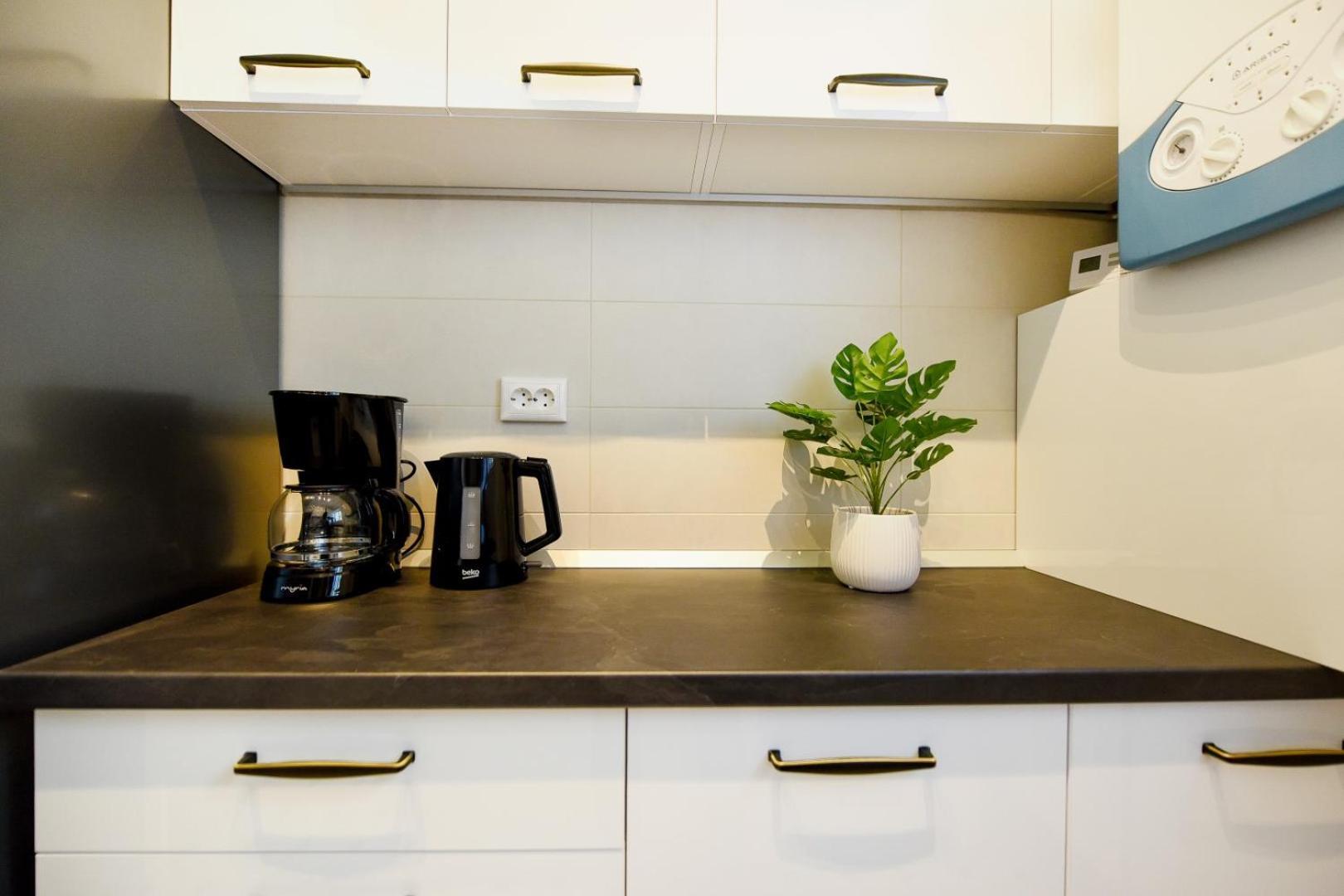 Centrally Located 1br Retreat Near Sala Palatului Apartment *