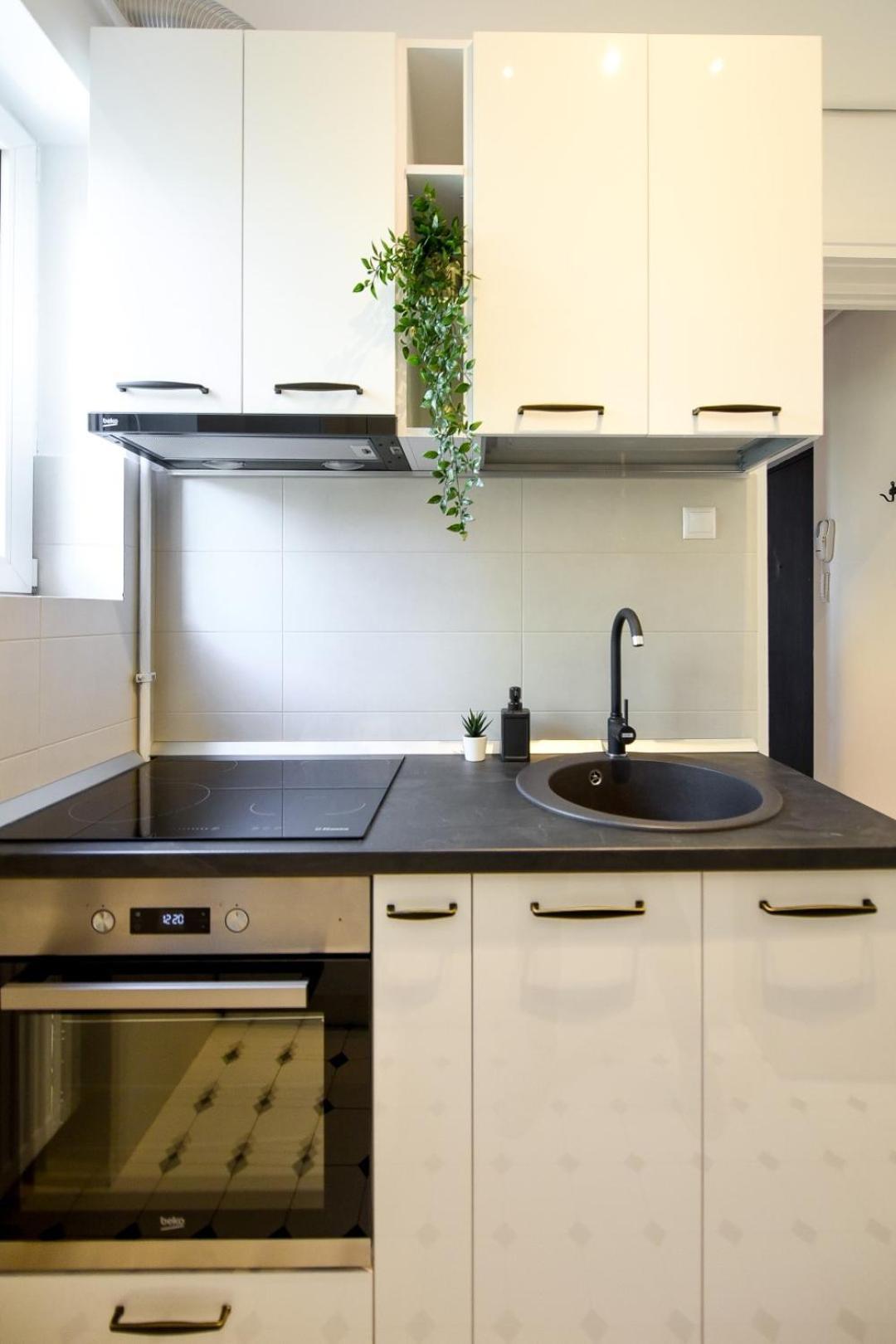 Centrally Located 1br Retreat Near Sala Palatului * Bucharest