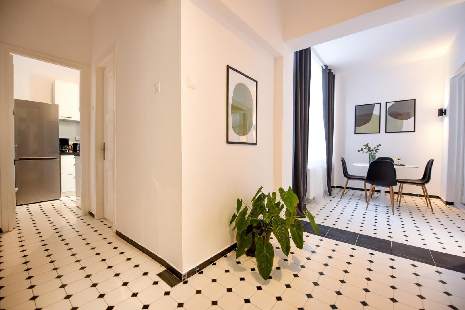 Centrally Located 1br Retreat Near Sala Palatului * Bucharest