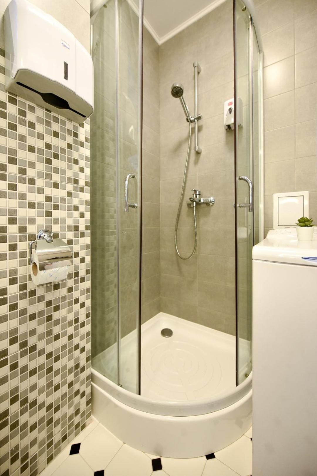 Centrally Located 1br Retreat Near Sala Palatului Bucharest